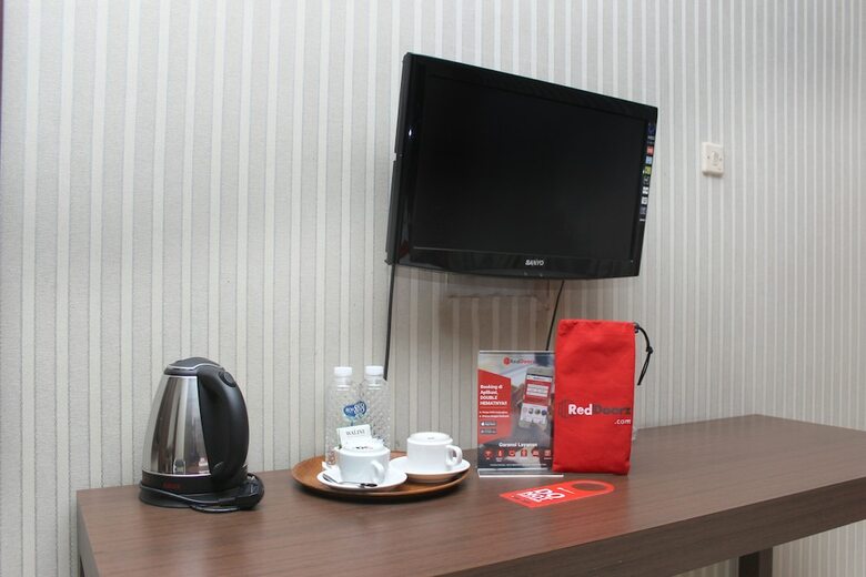Hotel Reddoorz @ Surapati