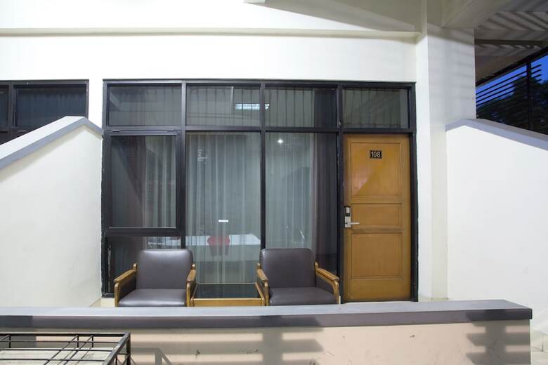 Hotel Reddoorz @ Surapati