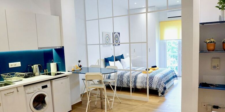 Apartamentos Charming Sunny Studio In Athens