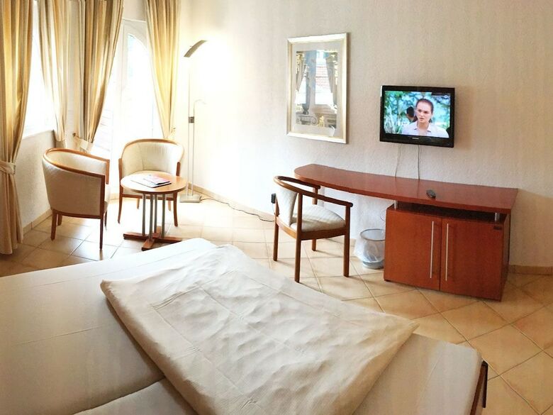 Hotel Hostellerie Bacher Gmbh