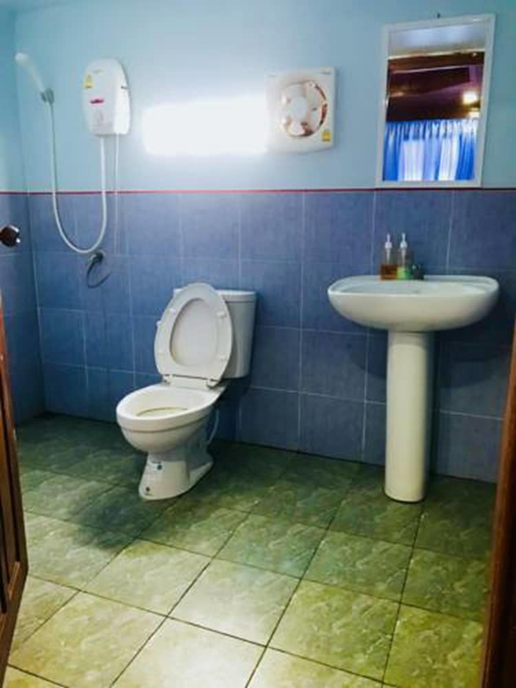 Hotel We Care Resort