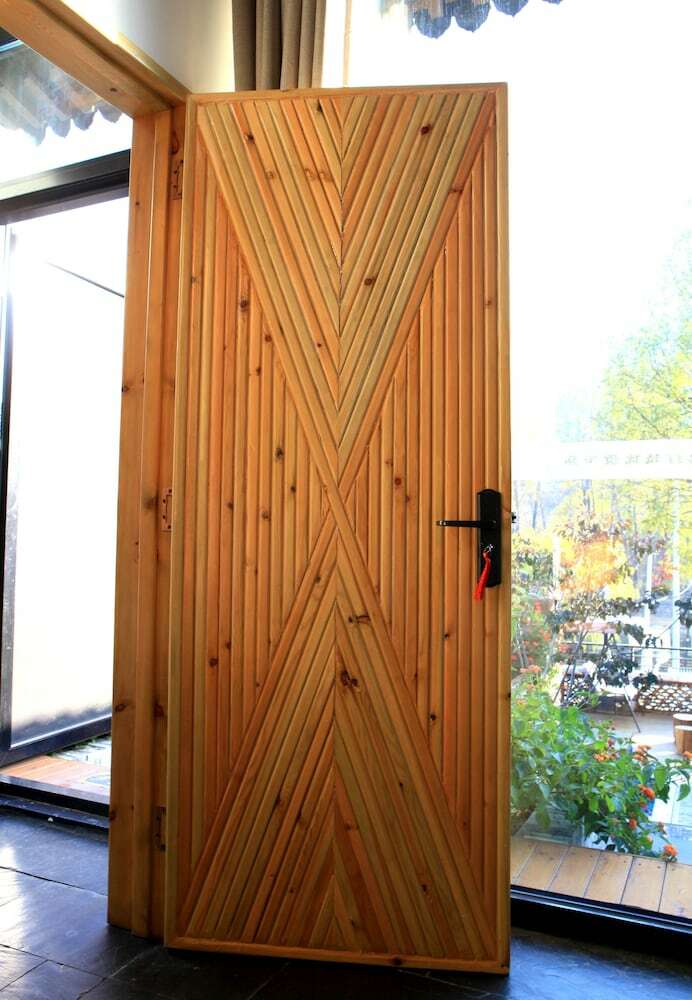 Hotel Carpenter's Rustic Courtyard-great Wall