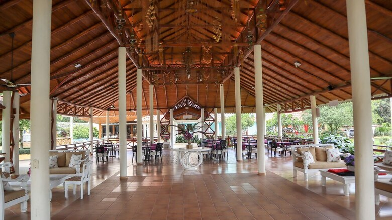Hotel Rancho Guacamayos