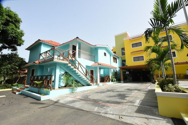 Hotel Rancho Guacamayos