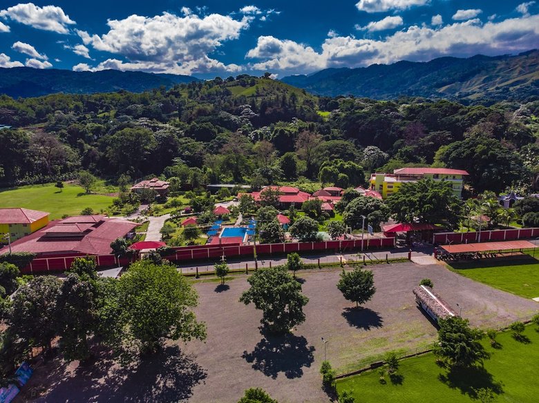 Hotel Rancho Guacamayos