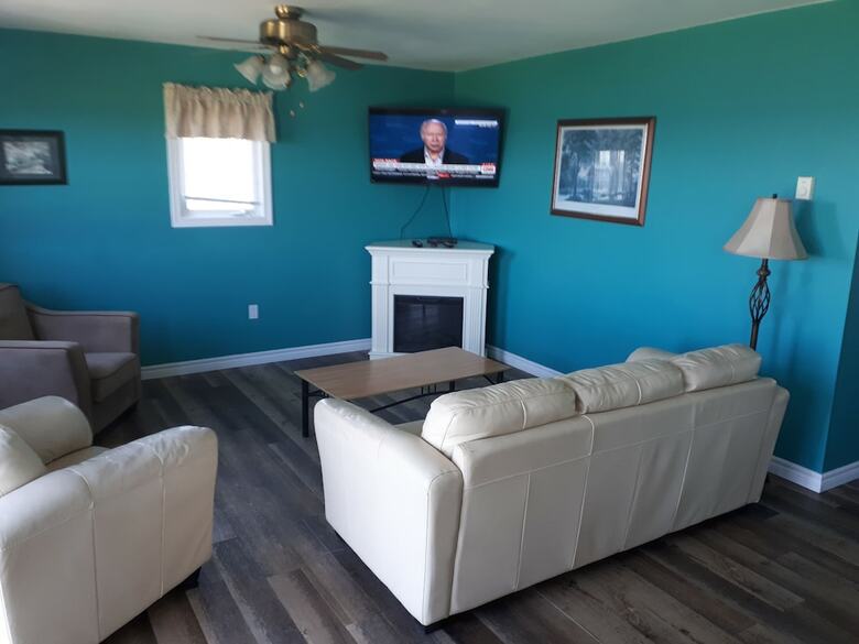 John B's Oceanfront Cottages