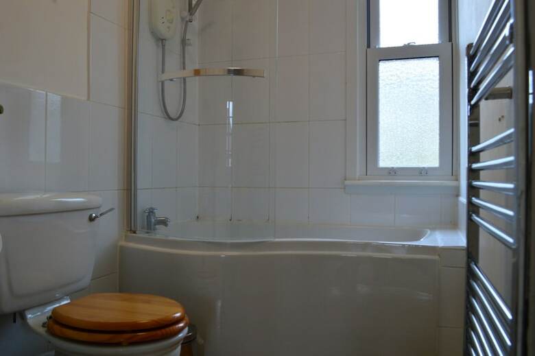 Tooting Broadway 2 Bedroom House
