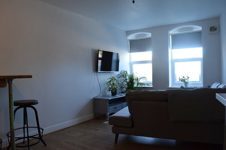 2 Bedroom Apartment Near Wimbledon