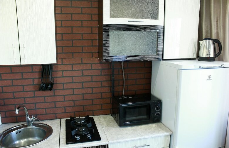 Dobrye Sutki Apartment On Martyanova 63