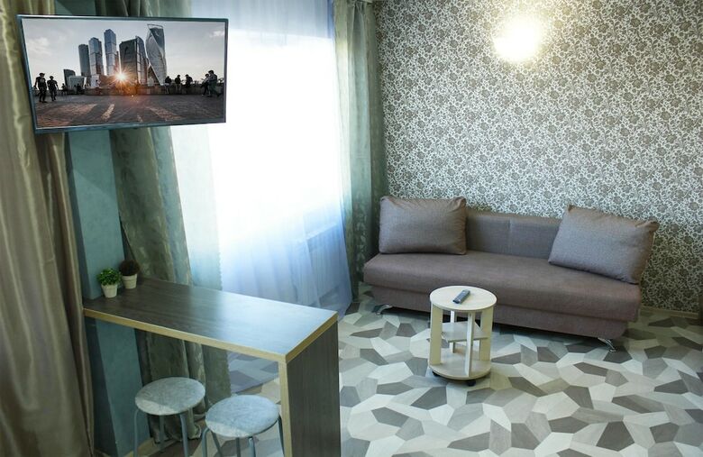 Dobrye Sutki Apartment On Martyanova 63