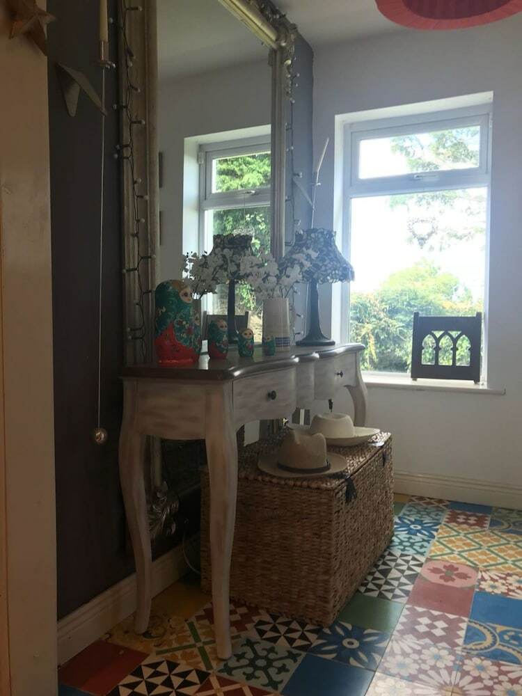 Cosy Dublin City Views Home