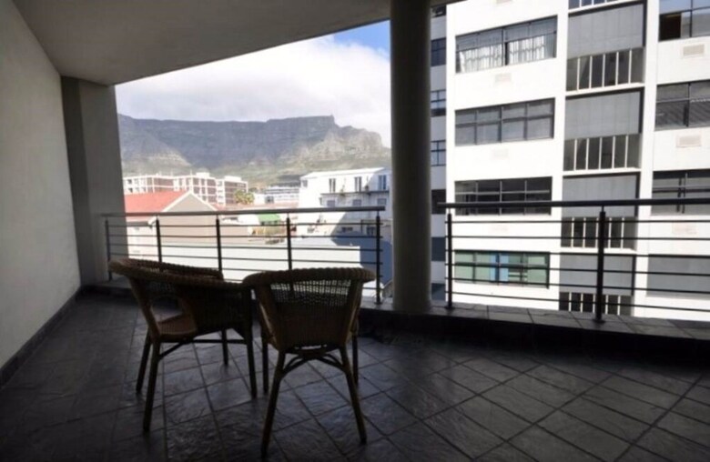 3 Bedroom Apartment In Central Cape Town