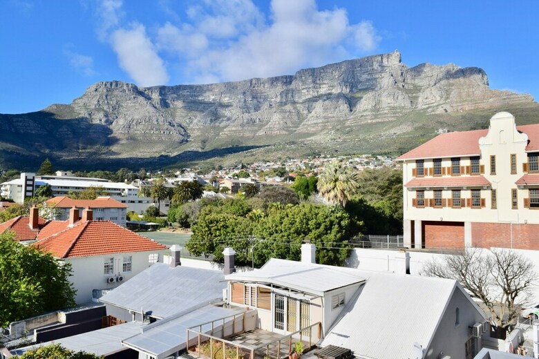 2 Bedroom Apartment With Mountain View