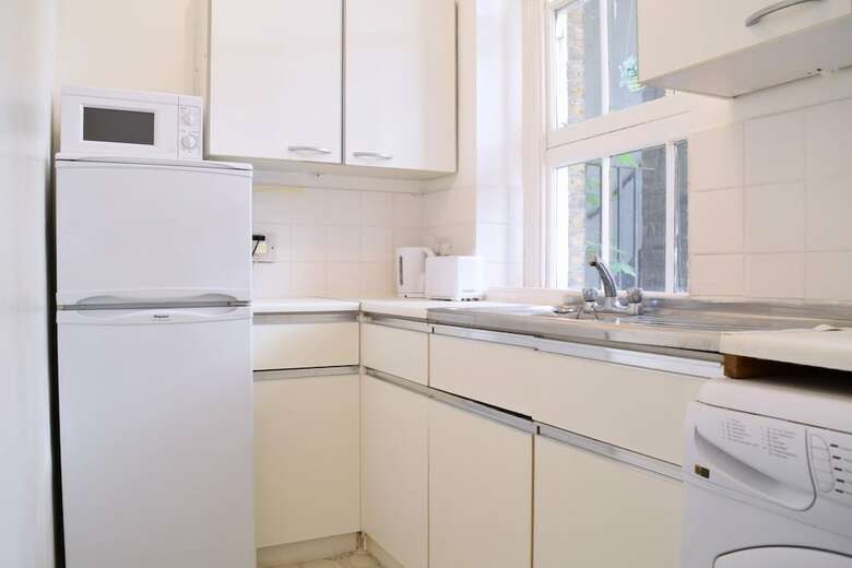 Comfortable 1 Bedroom Apartment With Great Connections