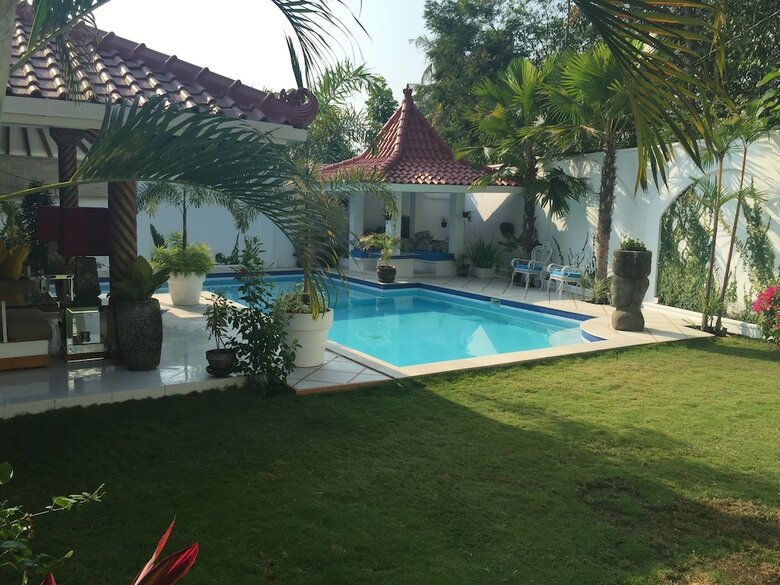 Yogyakarta Tropicana Villa