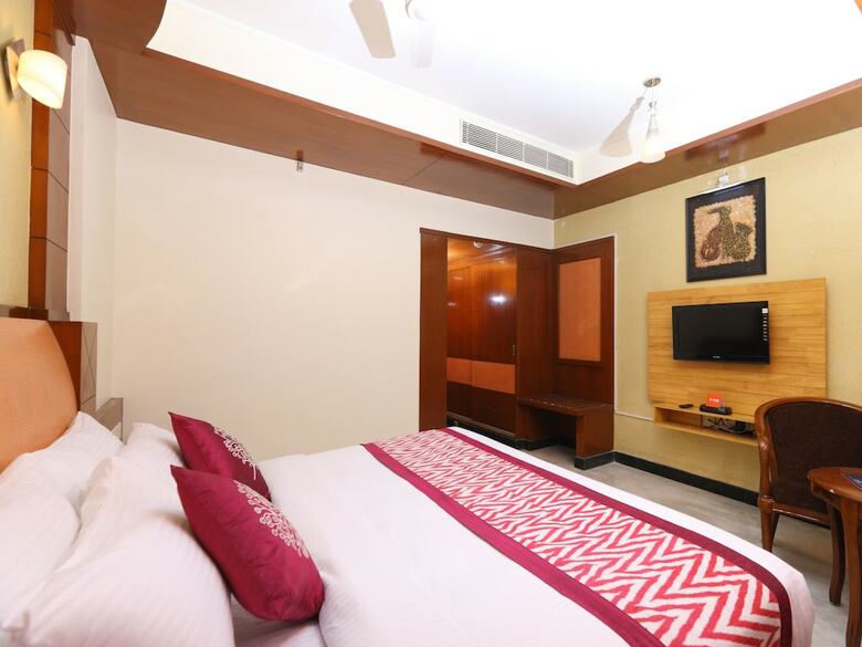 Hotel Collection O 30020 Koyambedu