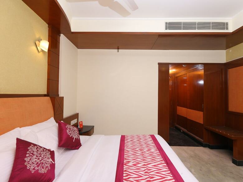 Hotel Collection O 30020 Koyambedu