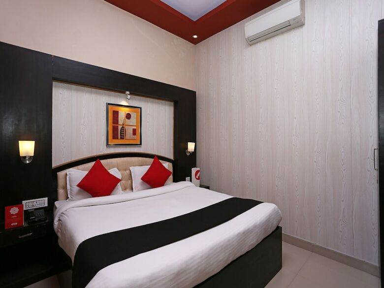 Capital O 23238 Hotel Jsr Inn