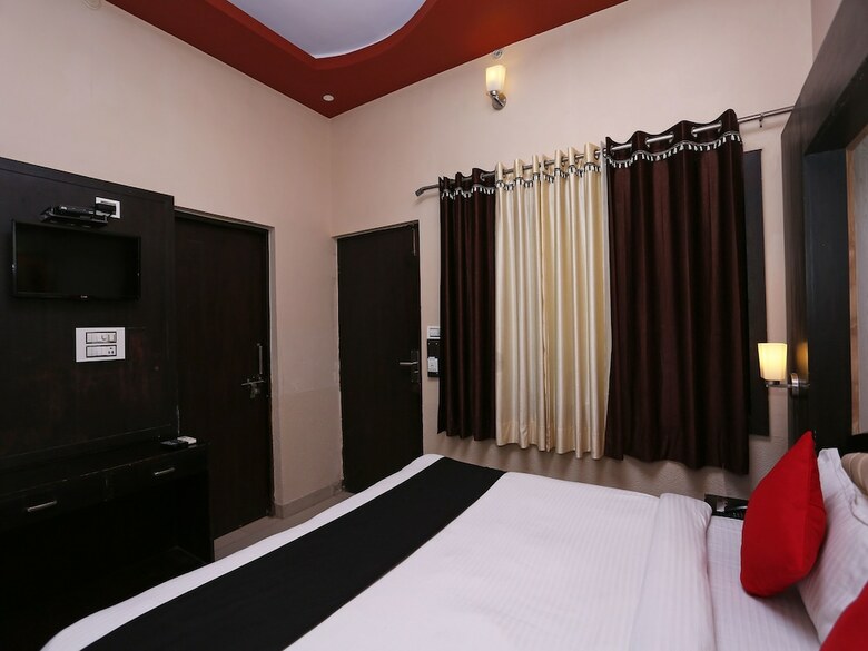 Capital O 23238 Hotel Jsr Inn