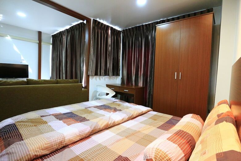 Hotel You House Residence