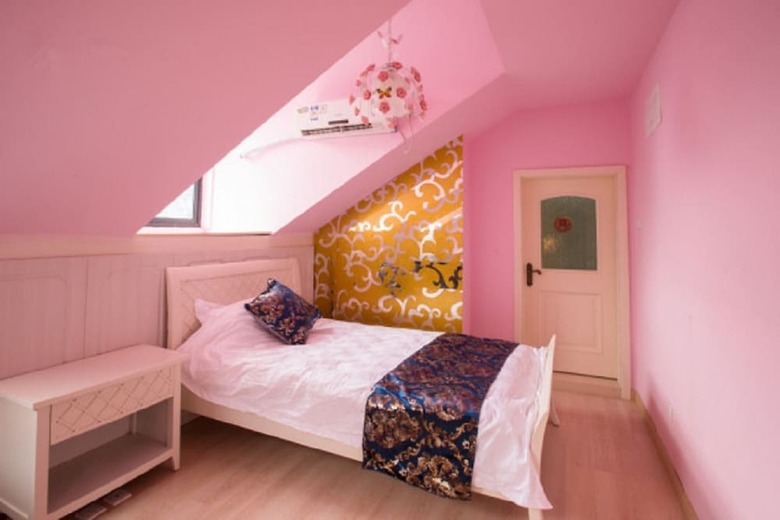 Jhouse Hongqiao Duplex Apartment