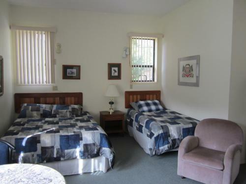 Posada Cedars Inn