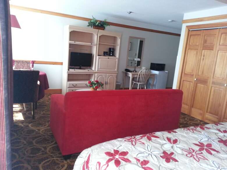 Granite Town Hotel