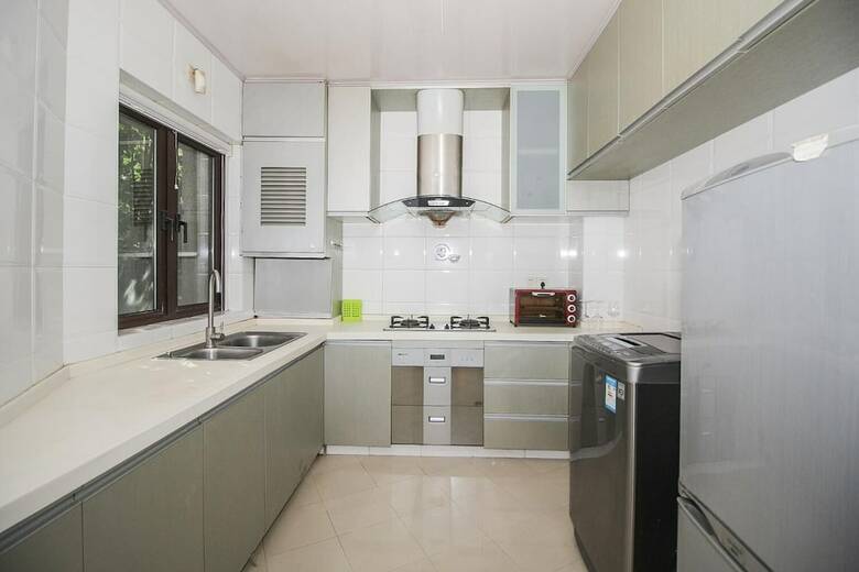 Ellies Apartment Biyun Branch