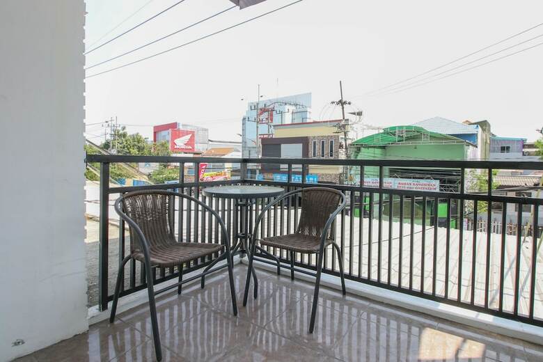 Hotel Airy Eco Syariah Mastrip B 21 Surabaya