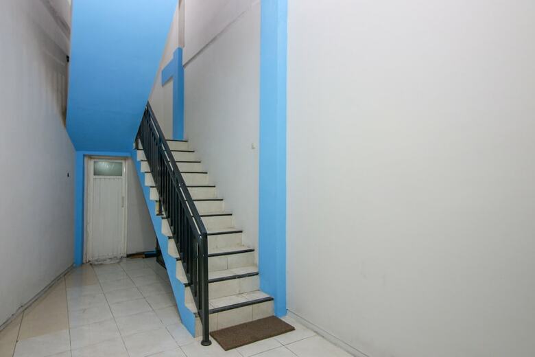 Hotel Airy Eco Syariah Mastrip B 21 Surabaya