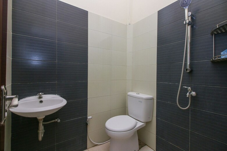Hotel Airy Eco Syariah Mastrip B 21 Surabaya