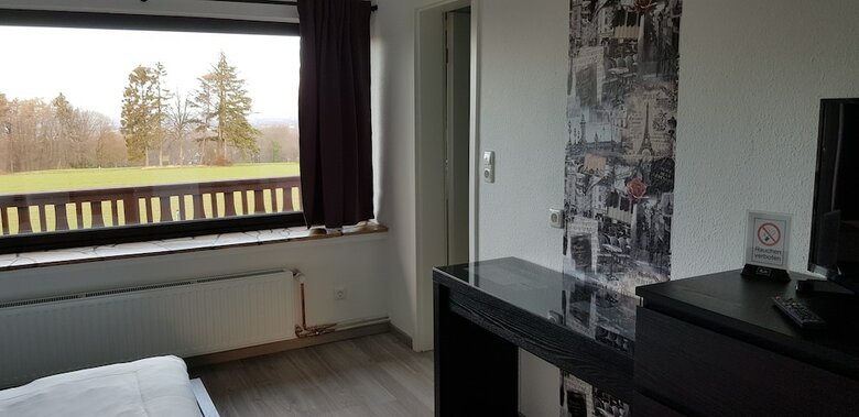Caf� Sonnenschein & Pension