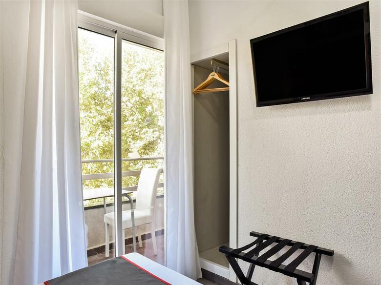 Hotel Hello Feria