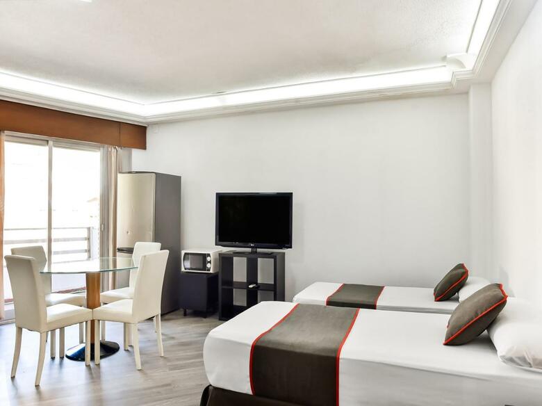 Hotel Hello Feria