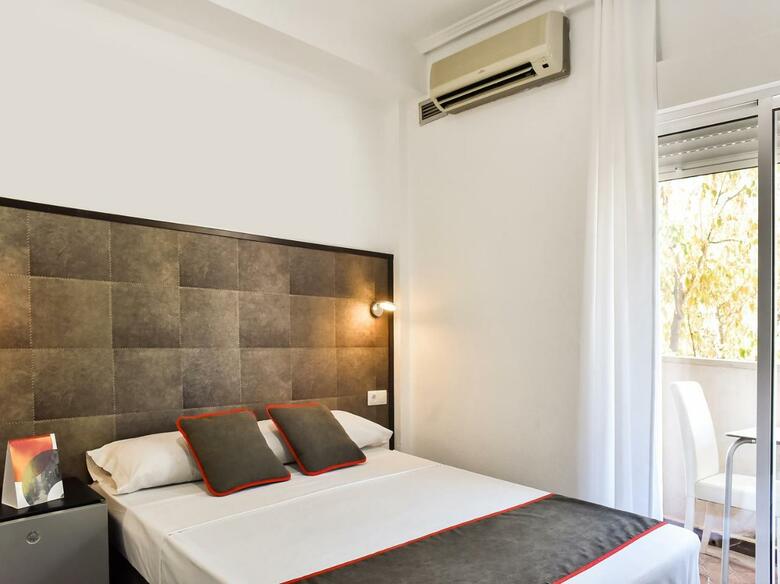 Hotel Hello Feria