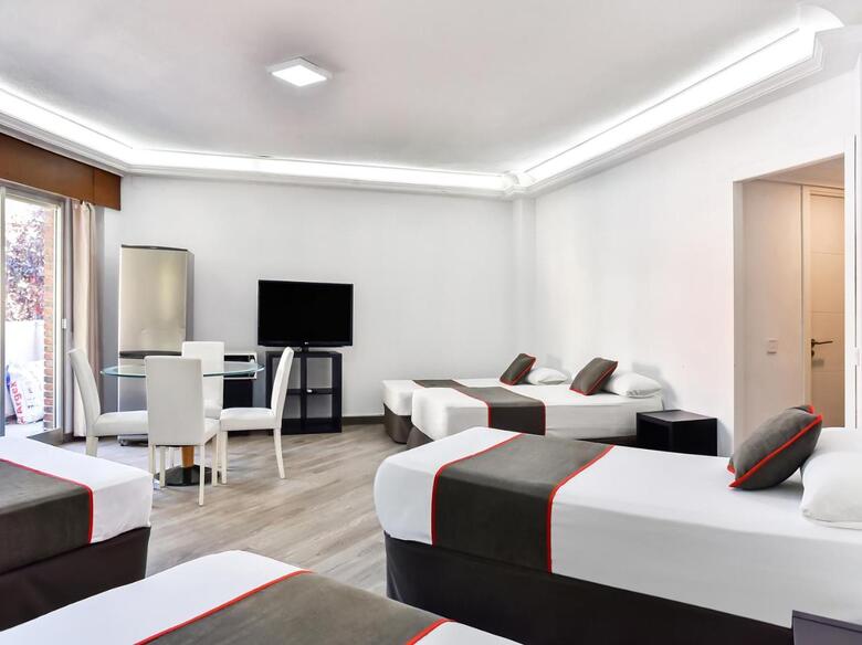Hotel Hello Feria