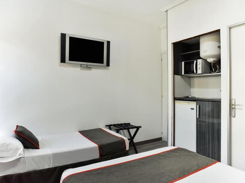 Hotel Hello Feria
