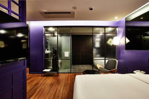 Hotel Wanted