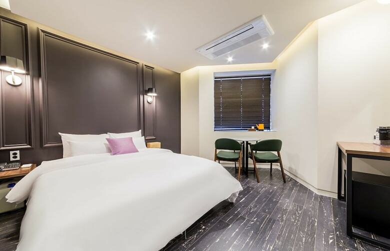 Plain Hotel