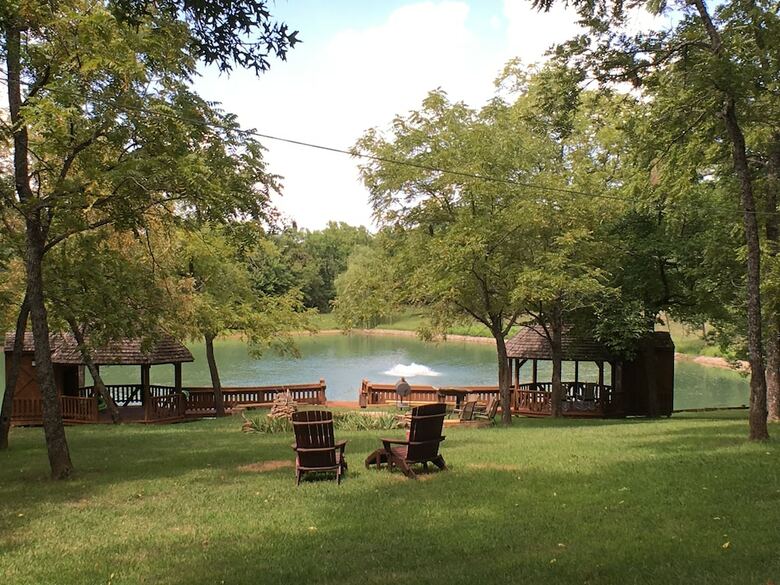 Walnut Waters Bed & Breakfast