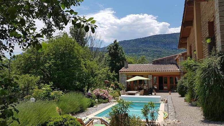 Bed & Breakfast La Cocagni�re - In A Rural Location