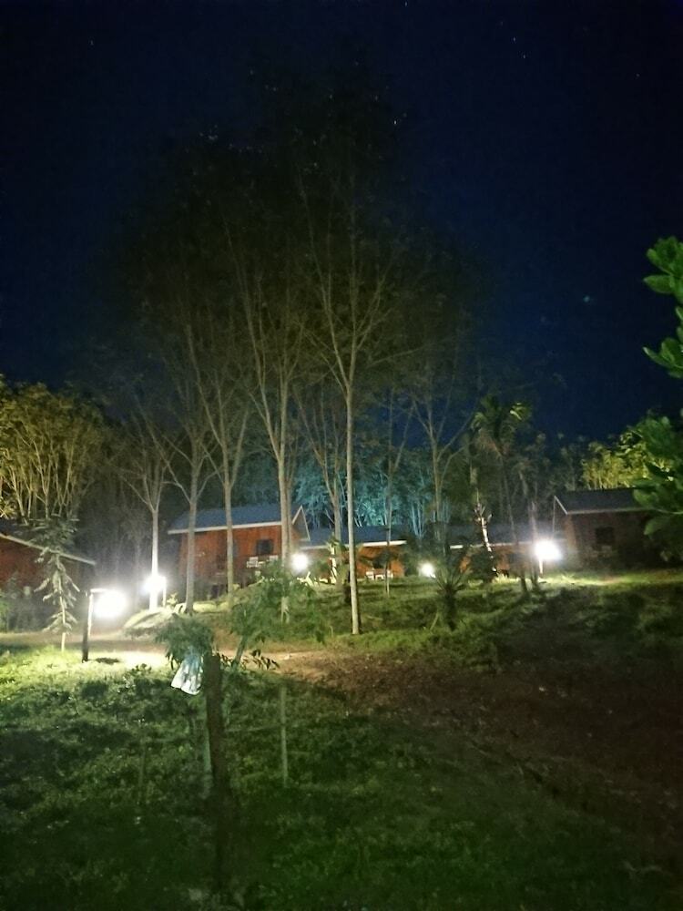 Hotel Lanta Para Hut