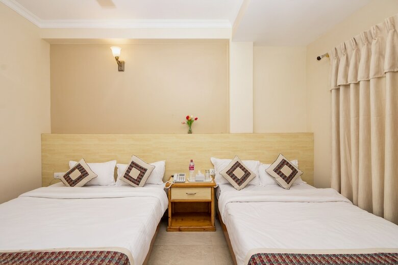 Hotel Oyo 254 White House In