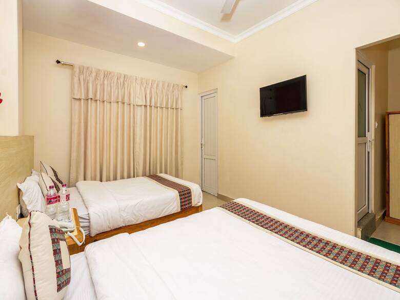 Hotel Oyo 254 White House In