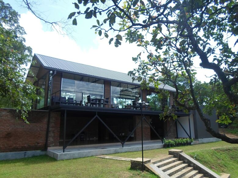 Hotel Sennya Resorts