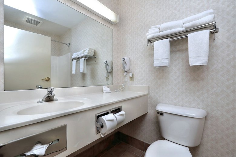 Hotel Lancaster Inn And Suites
