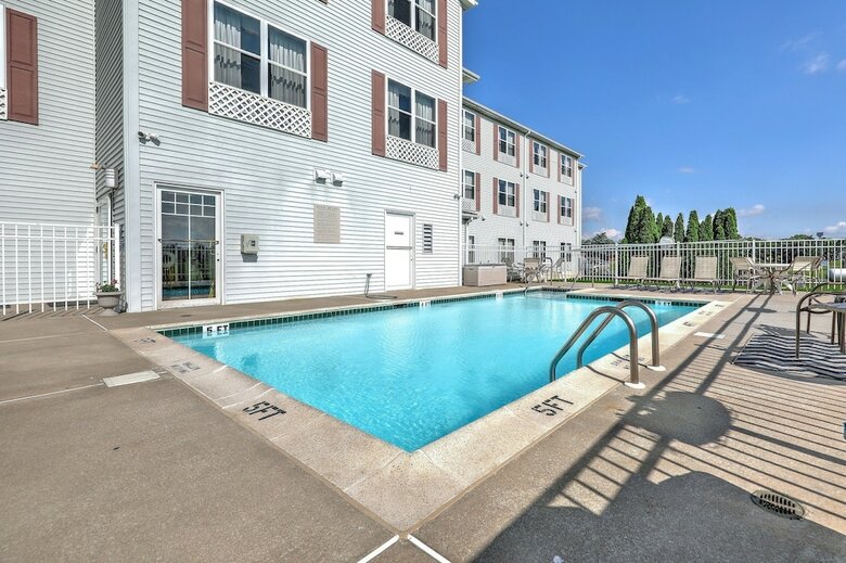 Hotel Lancaster Inn And Suites