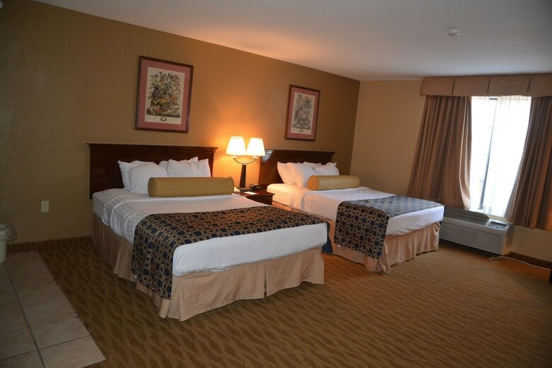Hotel Countryside Inn & Suites