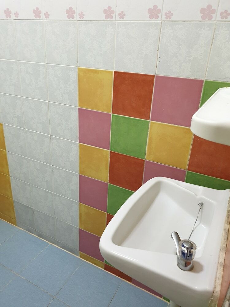 Hotel Ploypailin Place