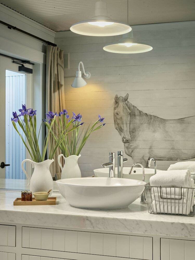 Hotel Farmhouse Inn